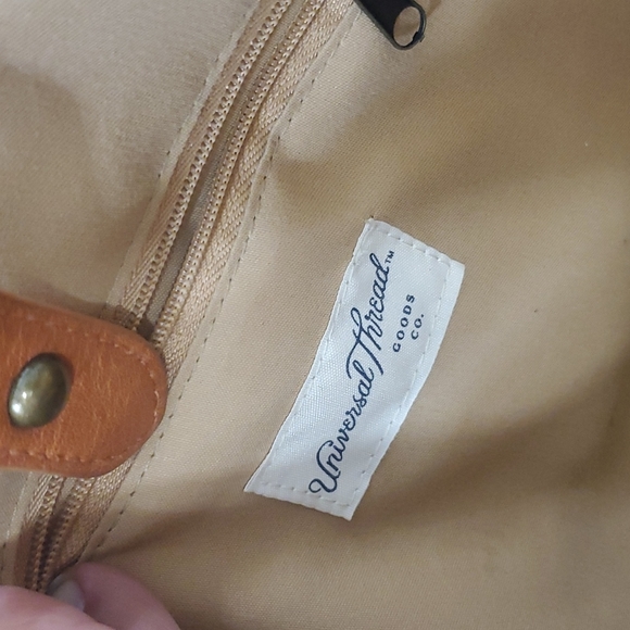 Universal Goods Co. Straw purse - round shape - Picture 9 of 16